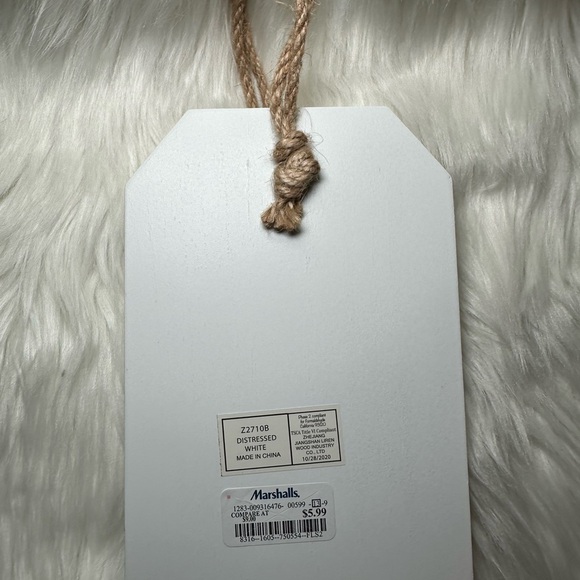 Red Love and Hugs & Kisses Signs - Picture 5 of 5